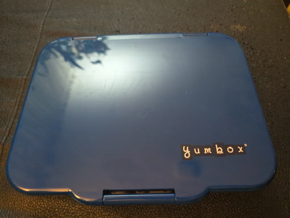Yumbox Blue Lunch Box 💚🥕 image indicator(2)