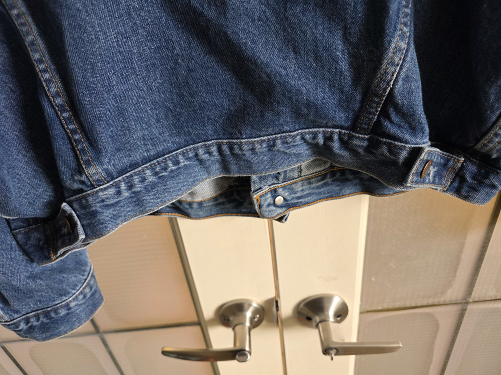 Vintage Levi's Men's oversized Denim Jacket(Size XL) - photo 4