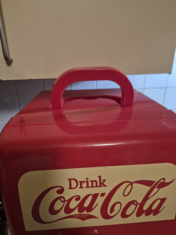 Coca-Cola Mini Fridge - photo 2