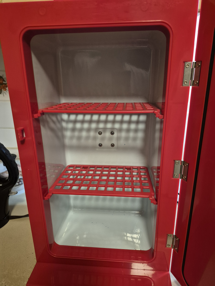 Coca-Cola Mini Fridge - photo 3