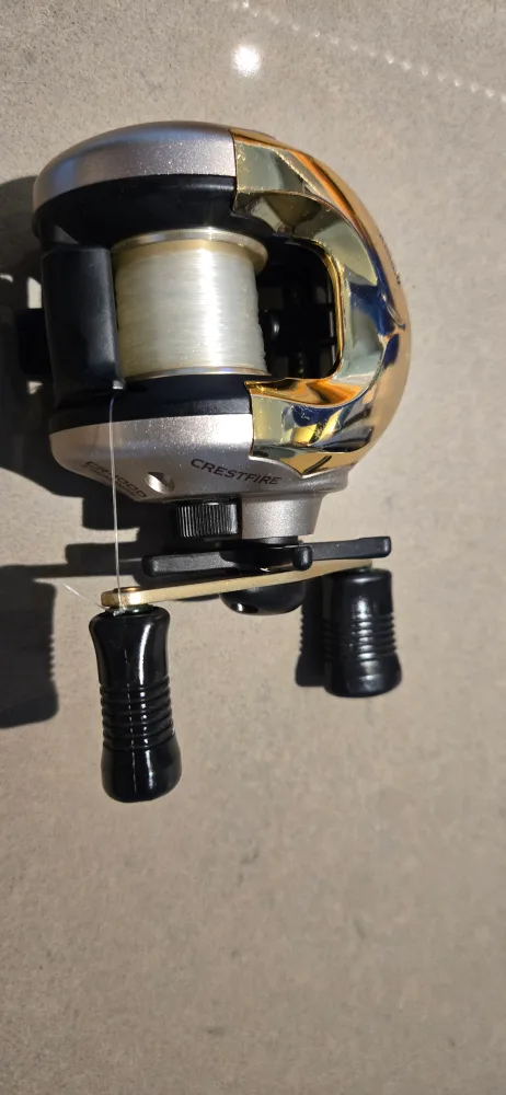 Shimano Crestfire CF-100D Baitcasting Reel thumbnail