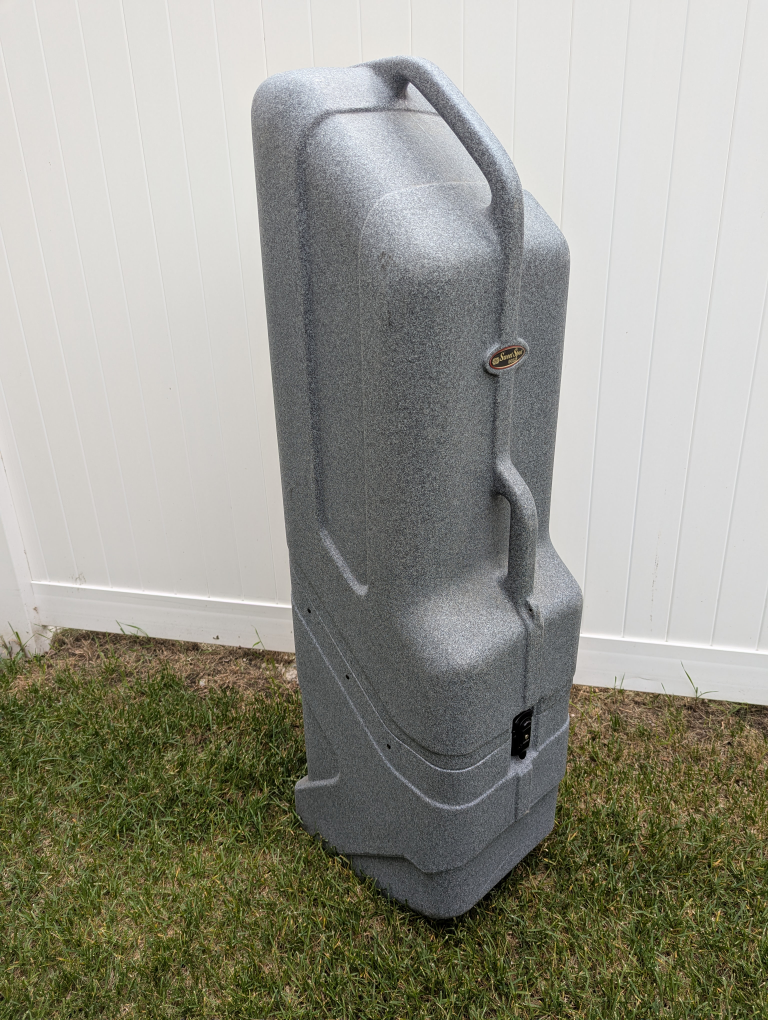 GREAT CONDITION *NO KEYS* hard shell golf club Case