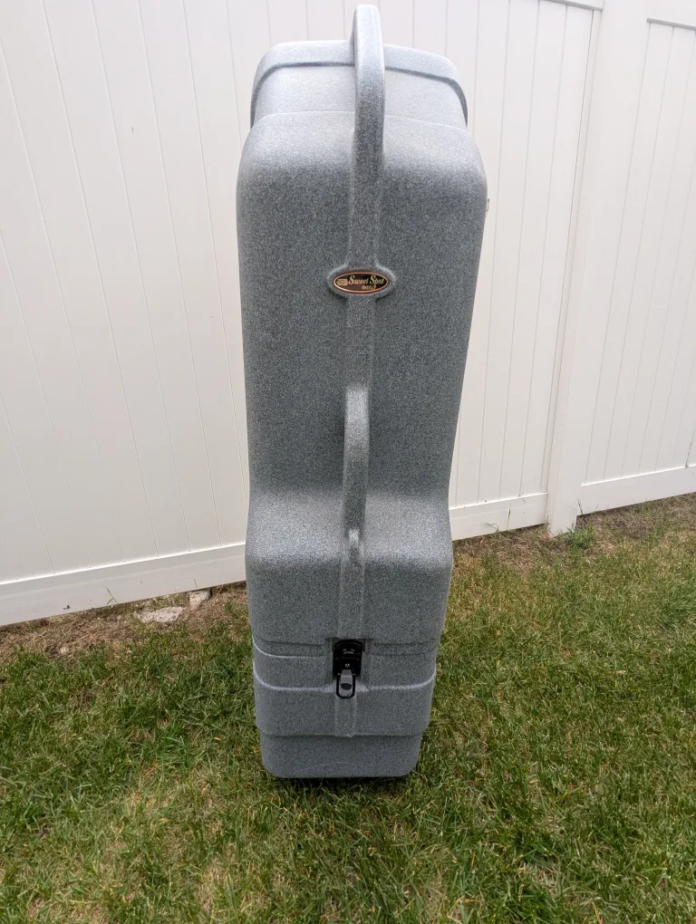 GREAT CONDITION *NO KEYS* hard shell golf club Case image indicator(6)