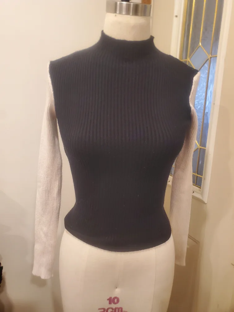 Women's Small Zara sweater thumbnail