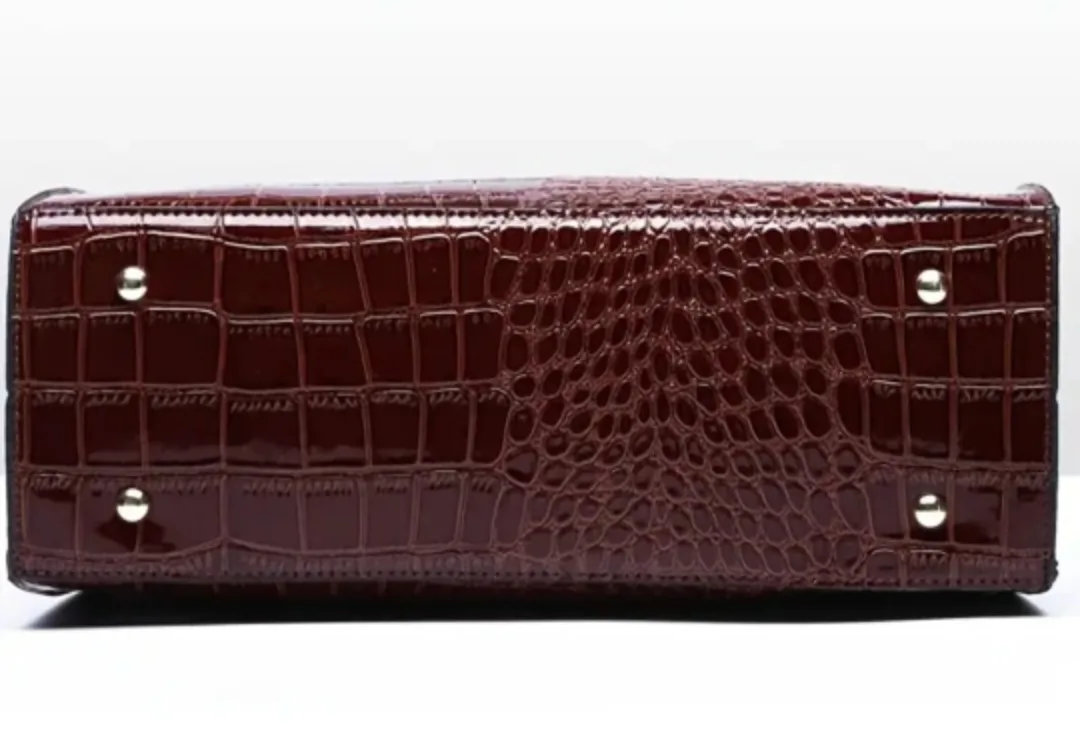 BRAND NEW Brown Faux Crocodile Leather Handbag image indicator(6)