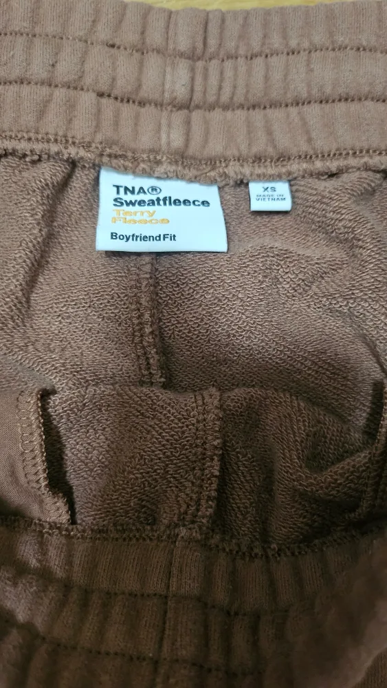 Aritzia TNA sweatpants image indicator(3)