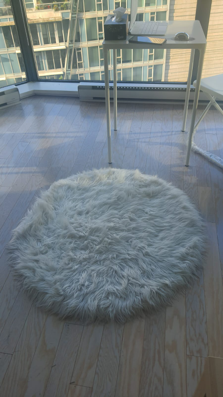 White Round Faux Fur Rug - photo 4