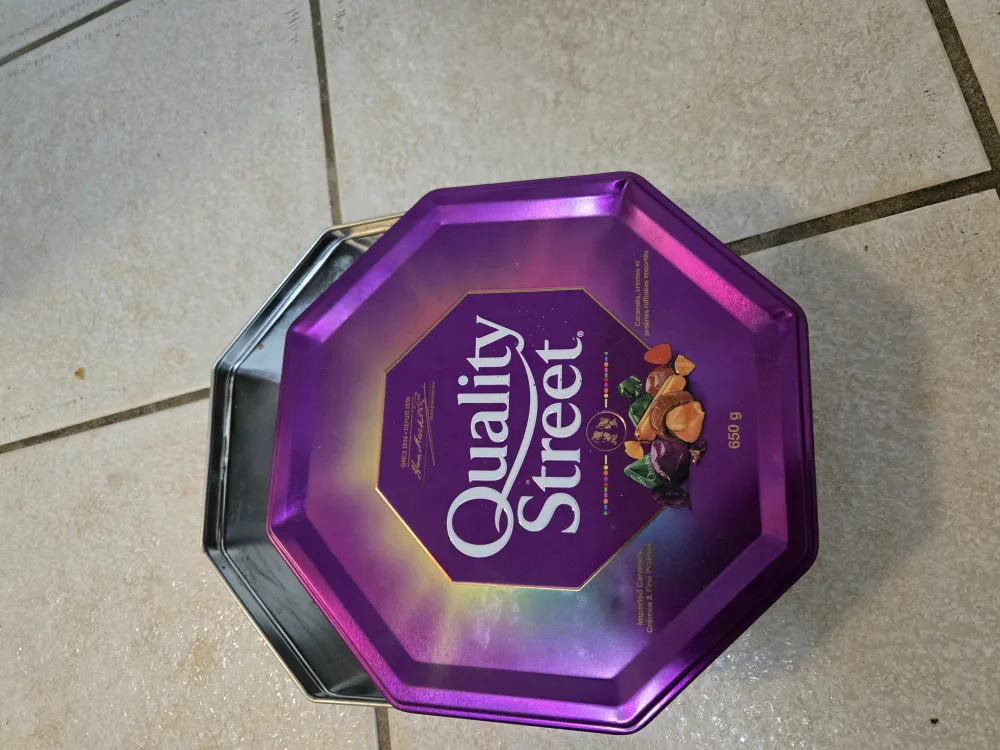 empty Chocolates  tin  650g #freecycle thumbnail