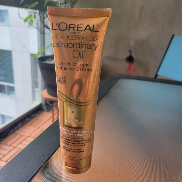 L'Oréal Extraordinary Oil Leave-in Cream thumbnail