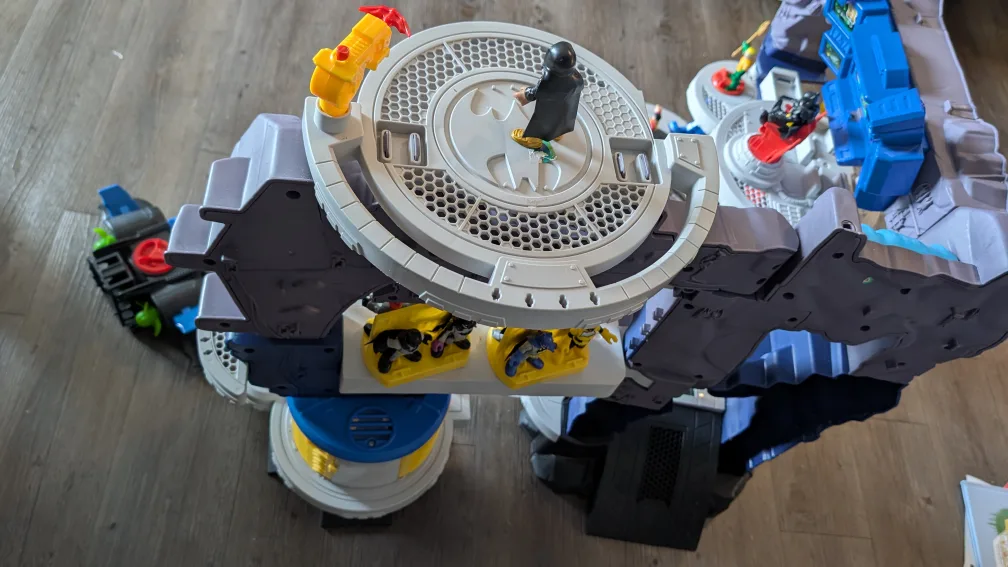 Imaginext BATCAVE + BATWING + BATSUB & More – Price Negotiable! image indicator(9)