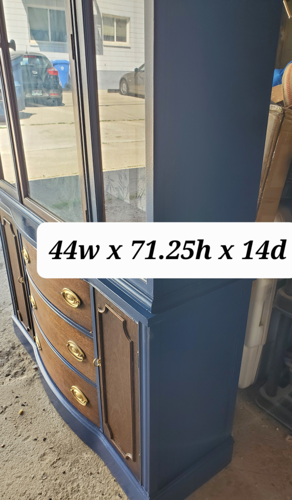 Vintage refinished China Cabinet - photo 4