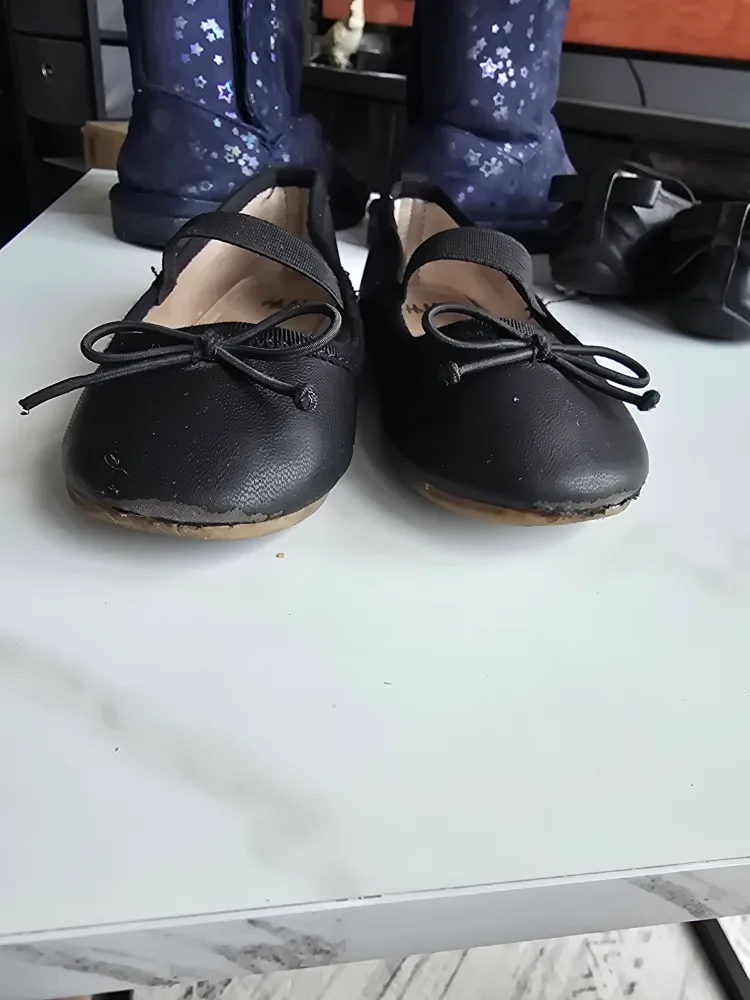 Girls H&M Black Flats - 7.5 US image indicator(4)