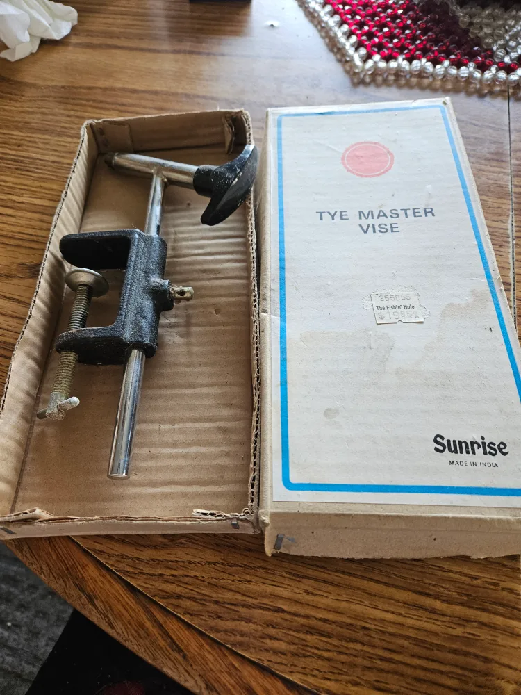 Tye Master Vise by Sunrise thumbnail