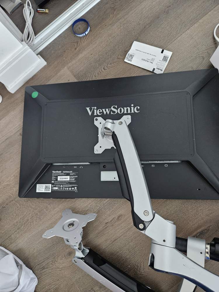 Moving out!! ViewSonic 27" Monitor + Dual Monitor Arms (OBO) - photo 4