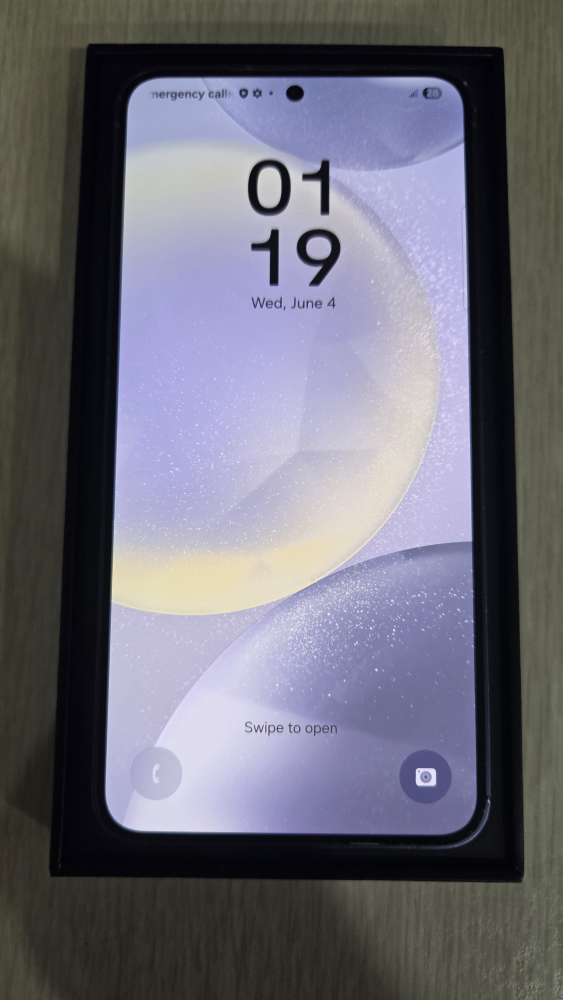 Samsung Galaxy S24 Violet Cobalt • UNLOCKED • OBO - photo 3