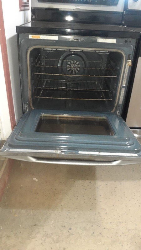 Whirlpool Electric Range - photo 3