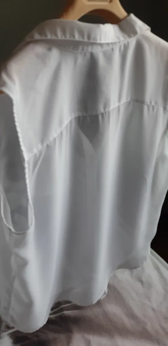 Liz Claiborne White Sleeveless Blouse image indicator(3)