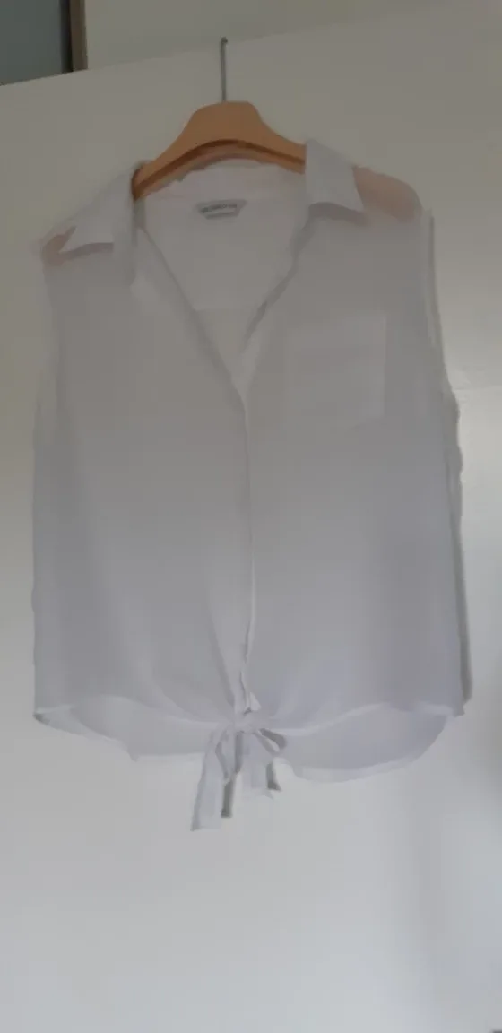 Liz Claiborne White Sleeveless Blouse image indicator(7)