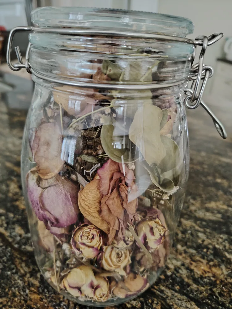 🥕Glass Jar with Dried Flowers image indicator(5)