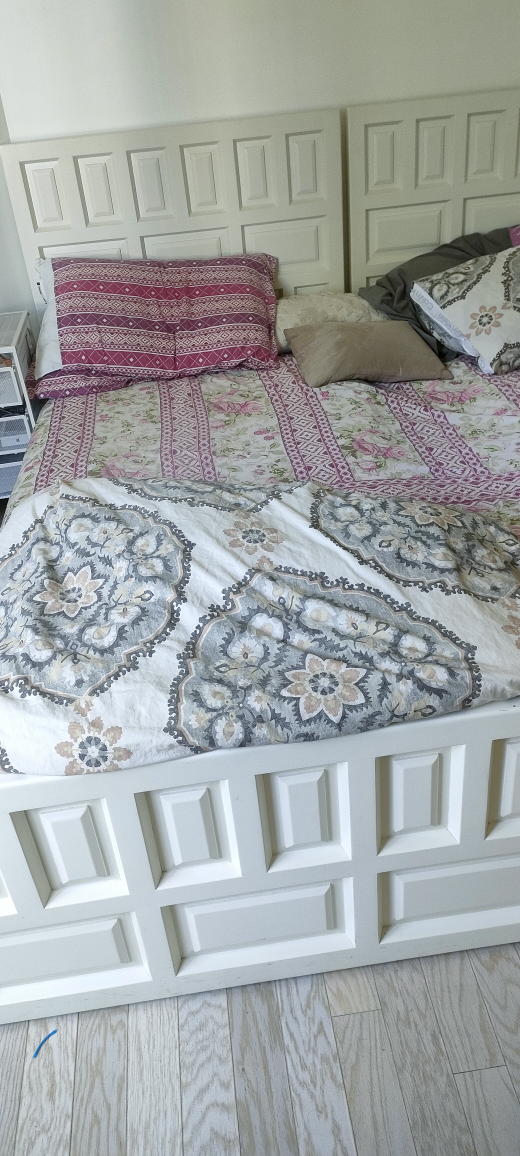 Two white double/twin beds - photo 3