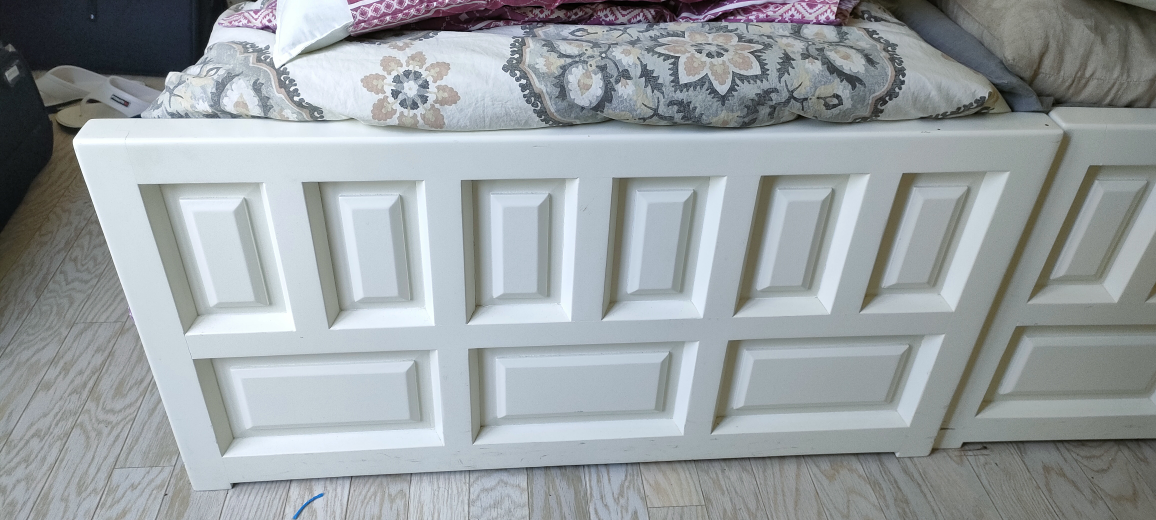 Two white double/twin beds - photo 4