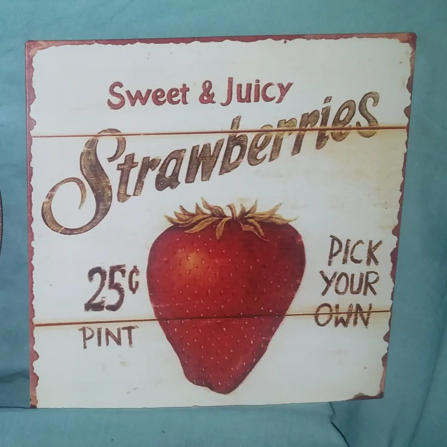Strawberry Farmer's Market Wall Decor Signs image indicator(3)