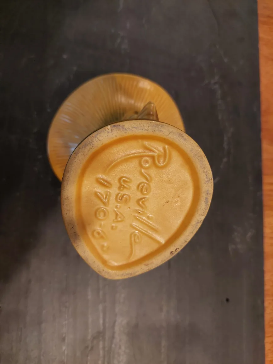 Roseville Pottery U.S.A. Cornucopia Vase image indicator(2)