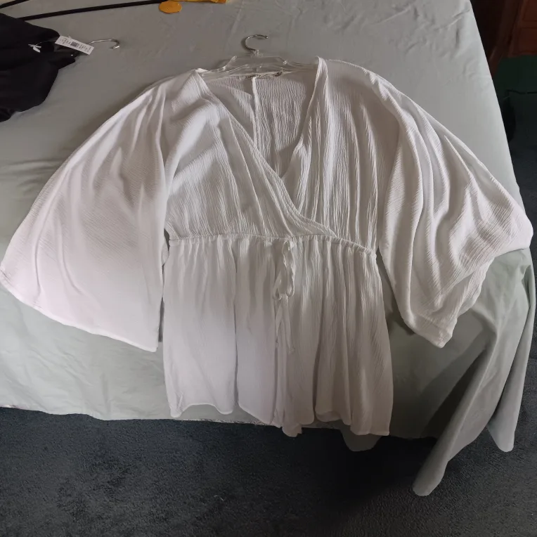 Liberty Love White Romper - Size M image indicator(3)