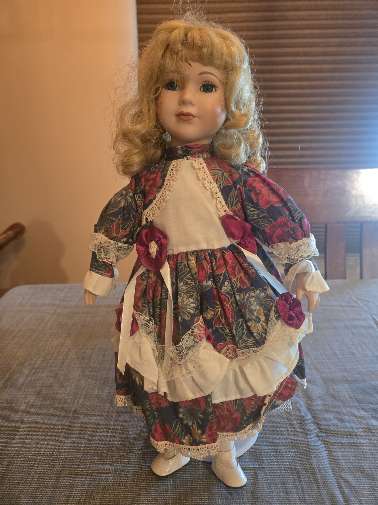 Porcelain Dolls - Set of 4 - photo 3
