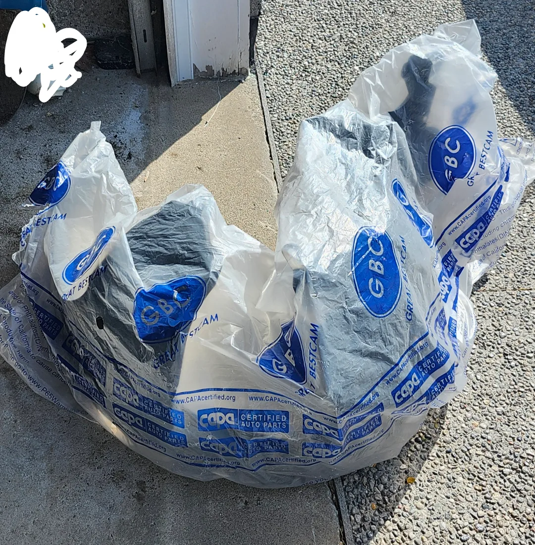 2014 Nissan Rogue Front Fender Liner Passenger side thumbnail