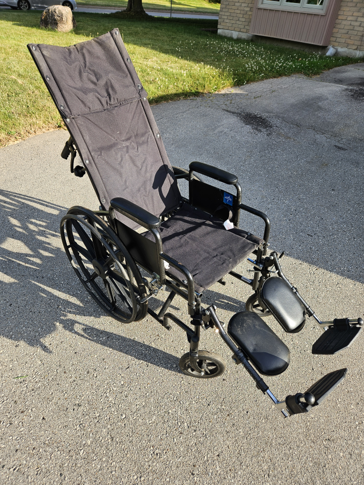 Medline Folding Cloth Wheelchair - photo 2