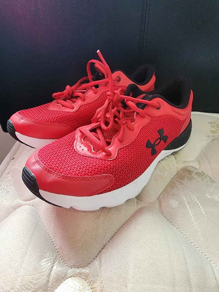 Under Armour Red Running Shoes thumbnail