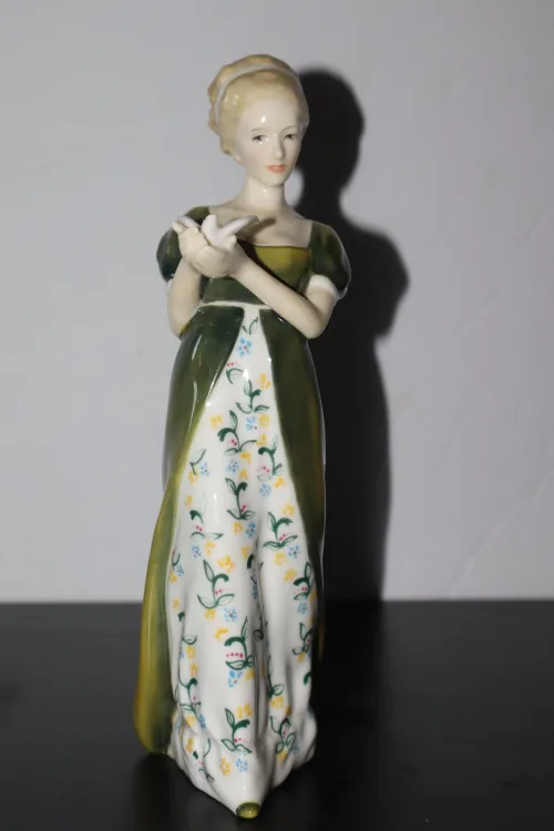 Royal Doulton Figurine - Veneta & April Diamond image indicator(2)