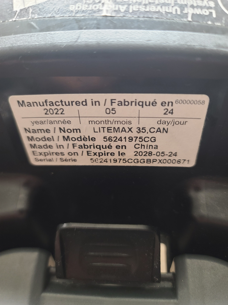evenflo Infant Car Seat - photo 2
