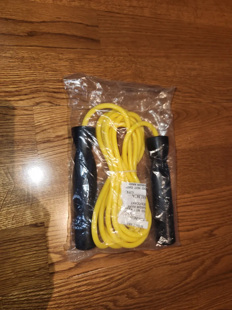 "Everlast" Yellow Jump Rope - New in Package image indicator(3)