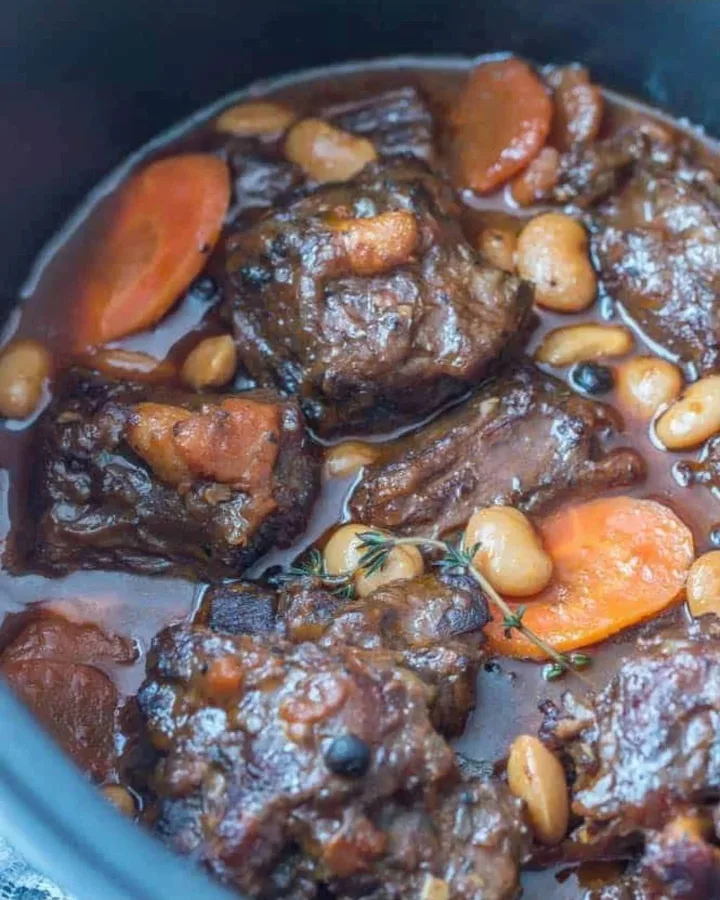 Assorted Plates of Delicious Food image indicator(10)