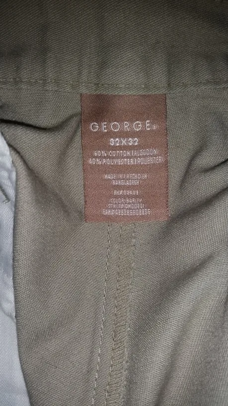 EUC - Men's George Beige Pleated Khaki Pants 32" x 30" image indicator(5)