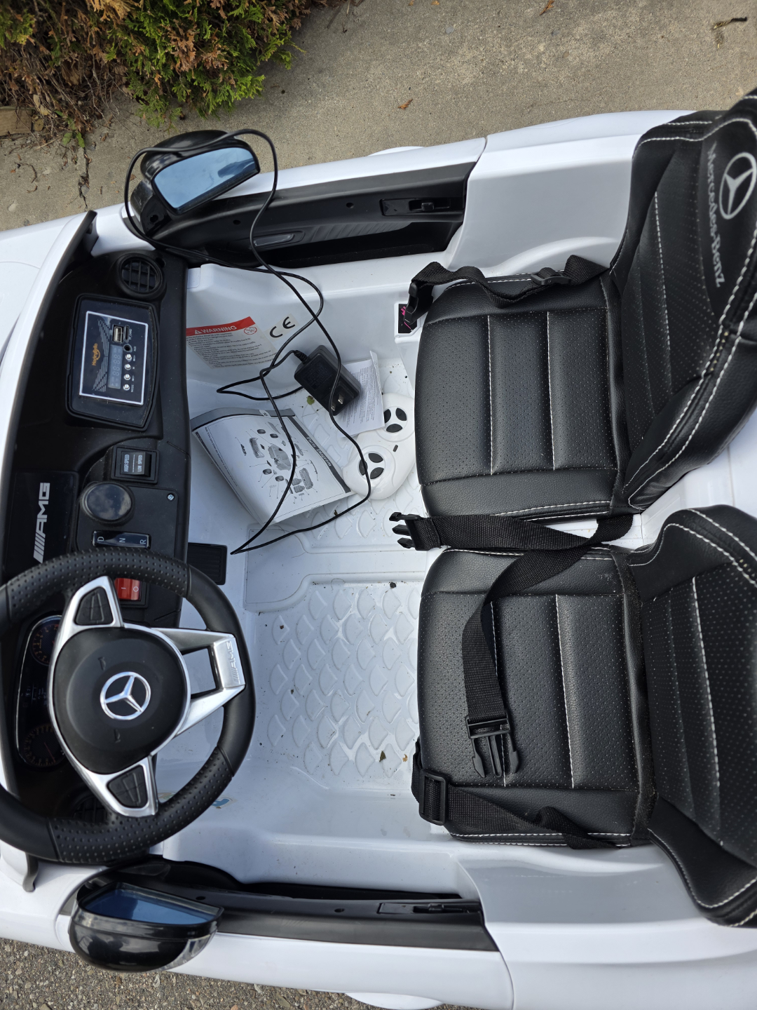 Mercedes-Benz AMG Kids Ride-On Car - photo 4