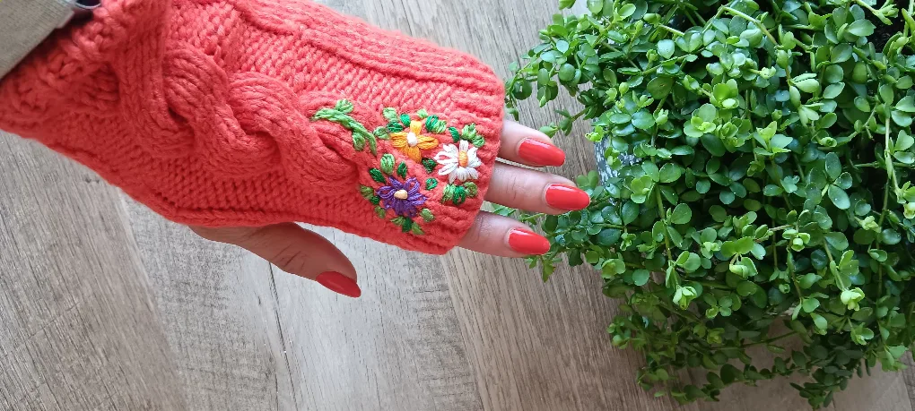 Hand-Knitted Fingerless Gloves With Floral Embroidery thumbnail