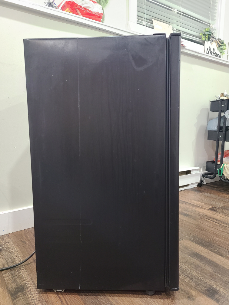 Galanz Mini Fridge - photo 2