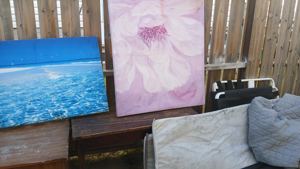 Assorted Furniture and Home Decor - photo 4
