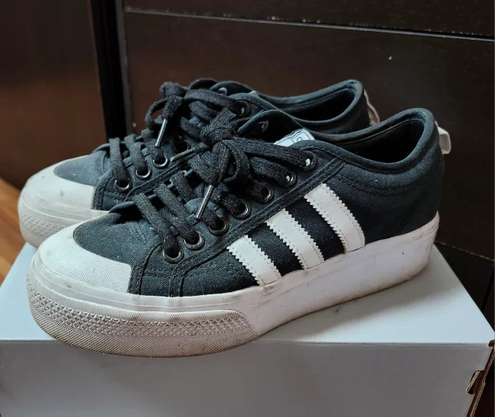 Women's Shoes image indicator(9)