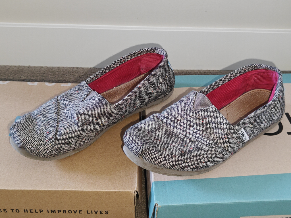 Toms Slip-On Shoes - Classic Silver Karsen - Women Size US W 8