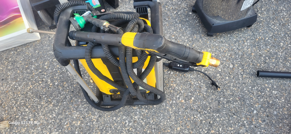 DeWalt Pressure Washer - photo 2