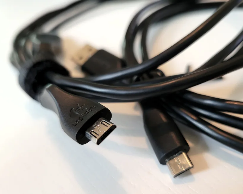 2 x 6ft USB Type A to Micro USB Cables - Logitech & Anker Brand image indicator(2)