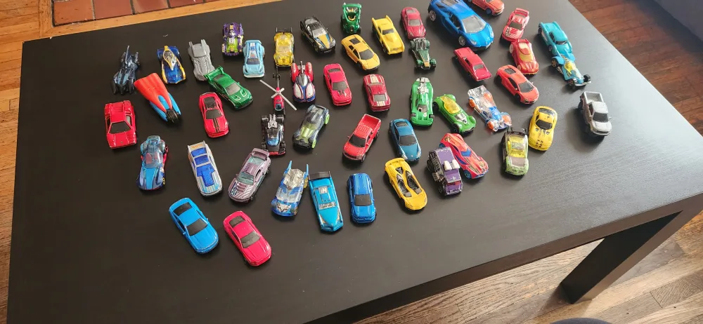 Hotwheels Lot of Toy Cars image indicator(3)