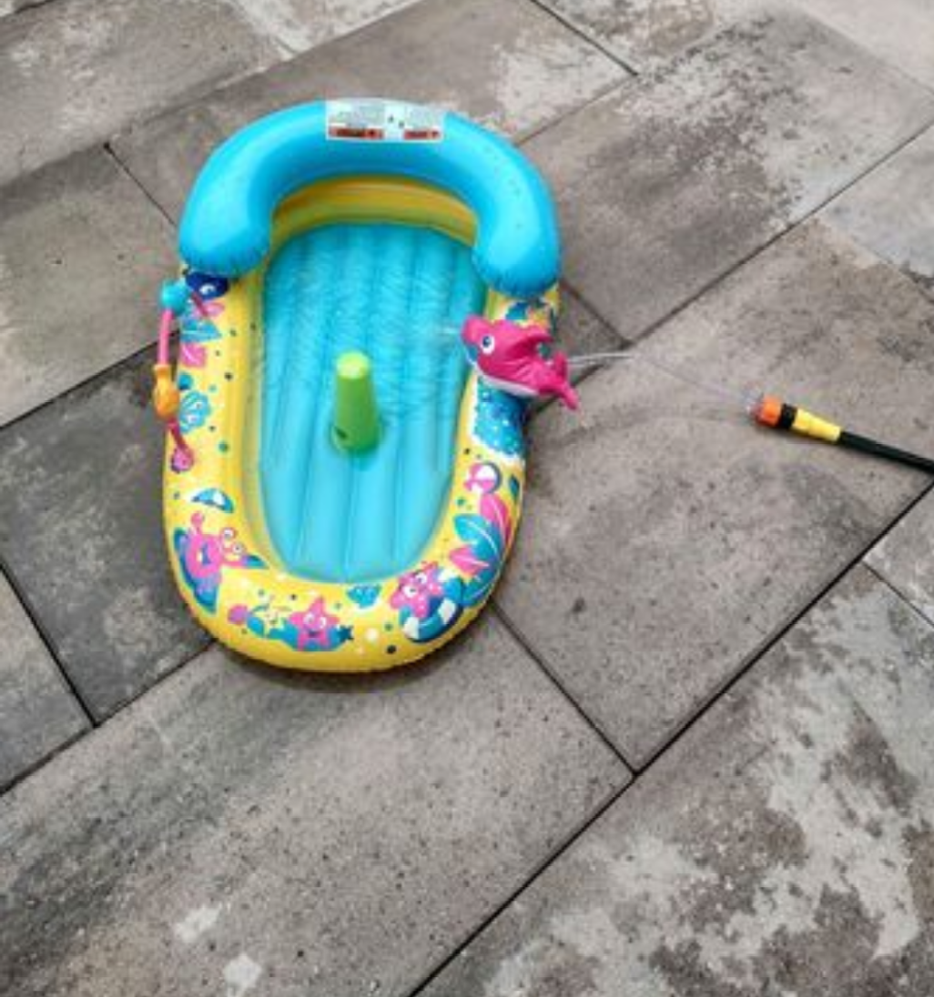 Banzai Jr. Splash Discovery Activity Center - photo 2