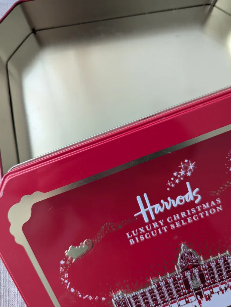 Harrods Christmas biscuit / cookie tin image indicator(2)