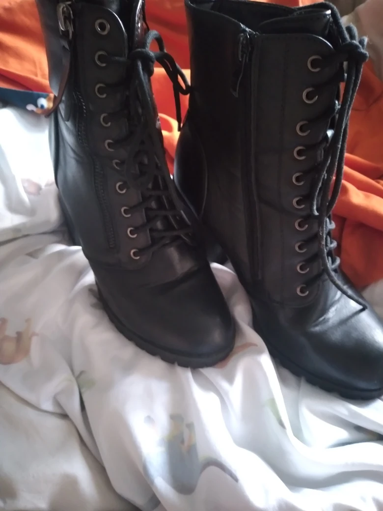 Black Lace-Up Boots - photo 3