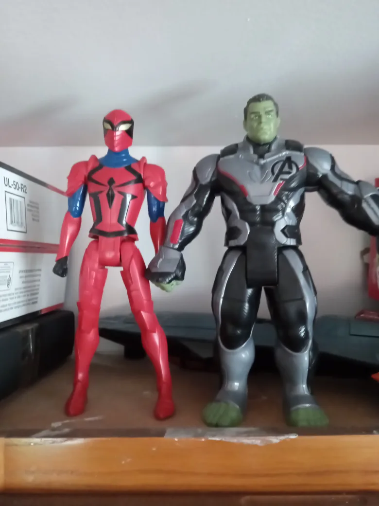 Avengers Action Figures - Hulk & Spider-Man thumbnail